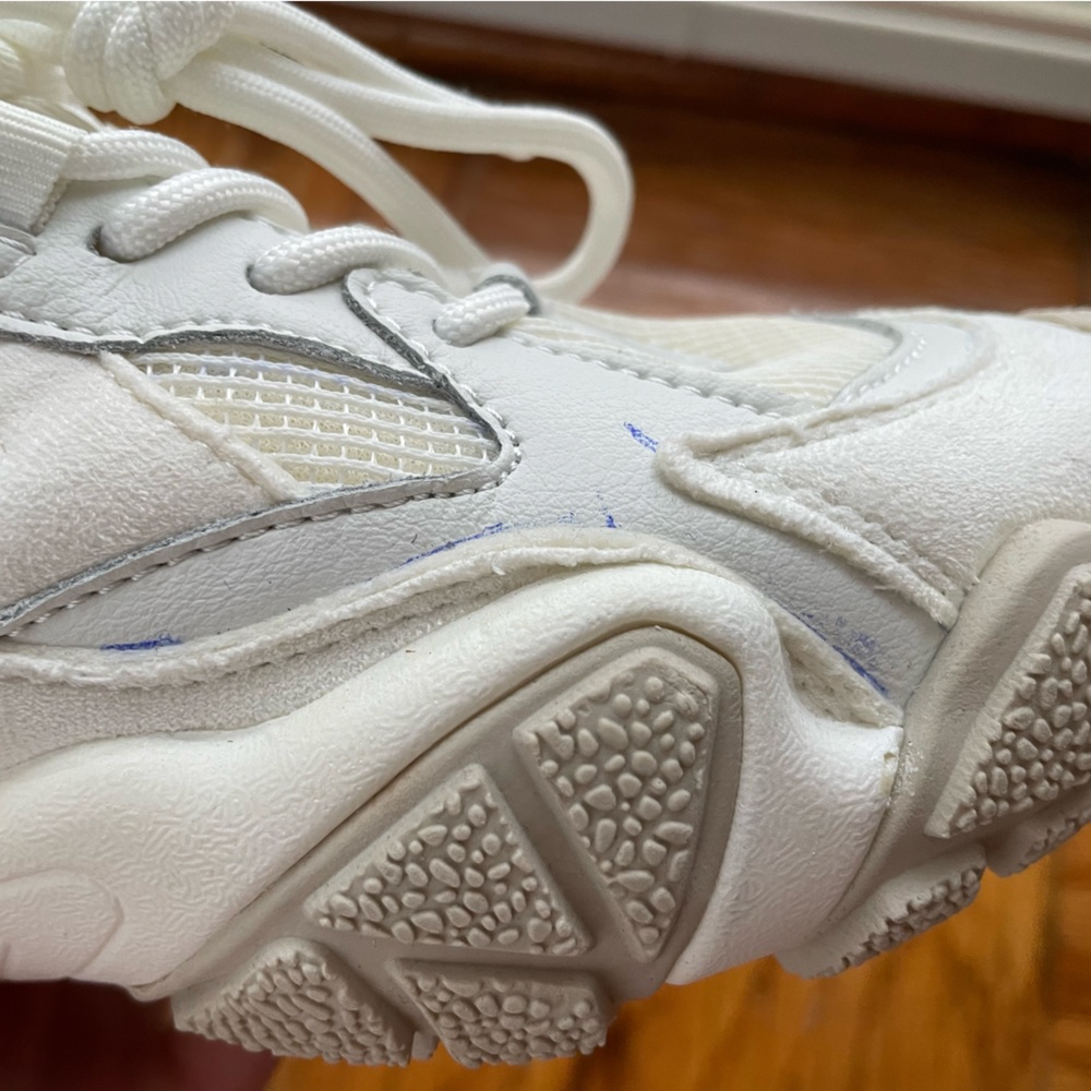 Sneakers - Picture 10 of 12